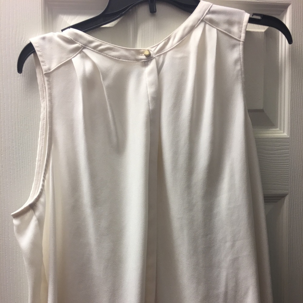 ‼️Sale! ✨ Apt 9 cream white shirt EUC like new!